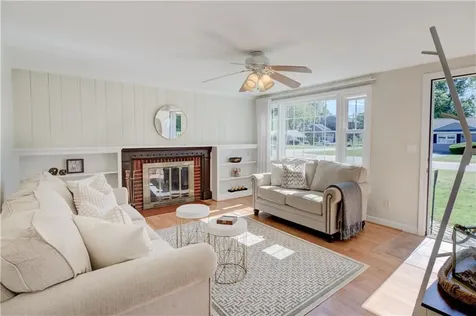 9 Sherwood Lane Barrington RI 02806