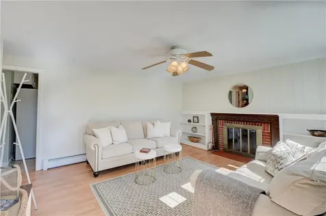 9 Sherwood Lane Barrington RI 02806