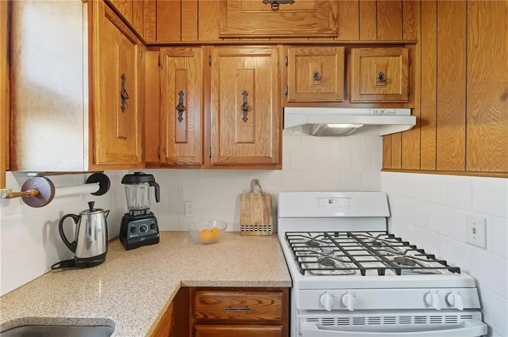 719 721 Academy Avenue Providence RI 02908