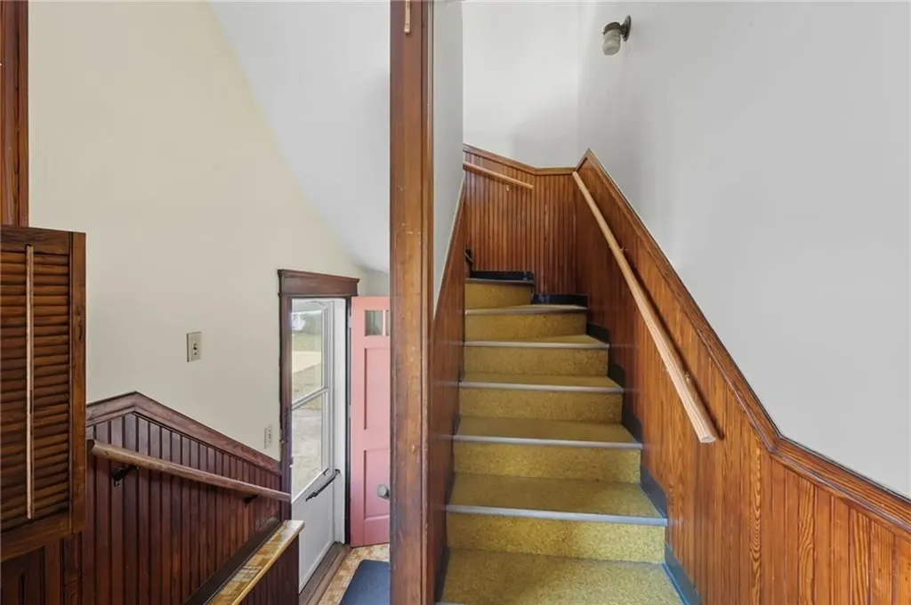 719 721 Academy Avenue Providence RI 02908