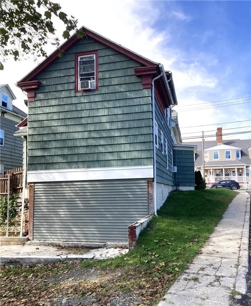 437 N Main Street Woonsocket RI 02895