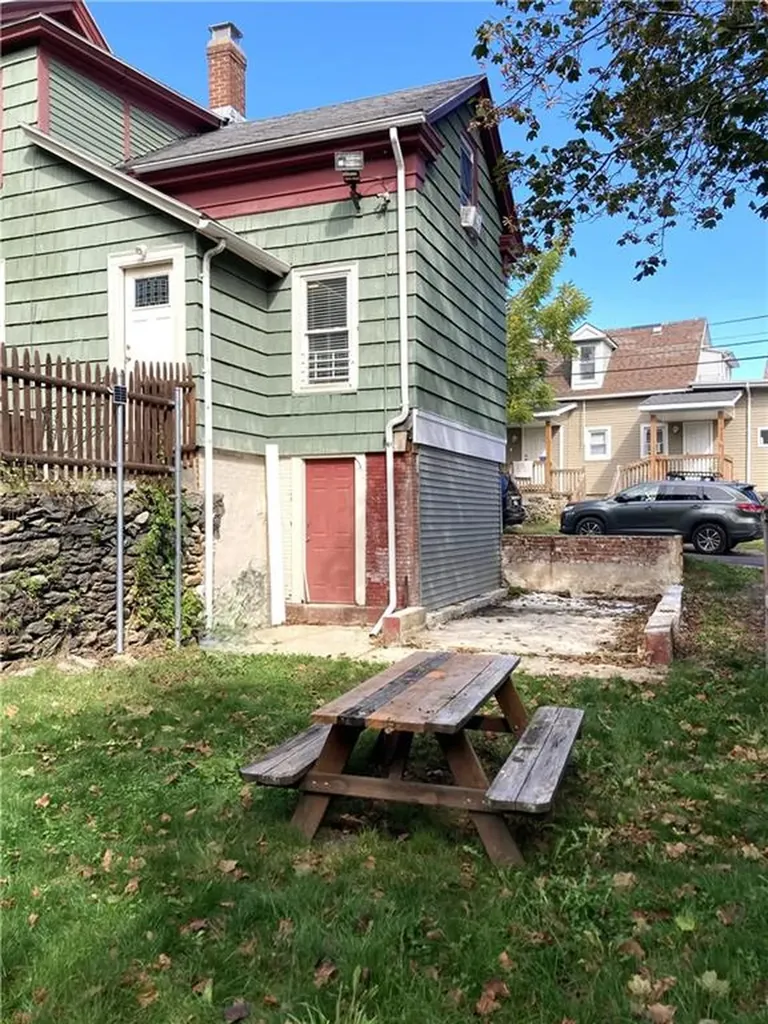 437 N Main Street Woonsocket RI 02895