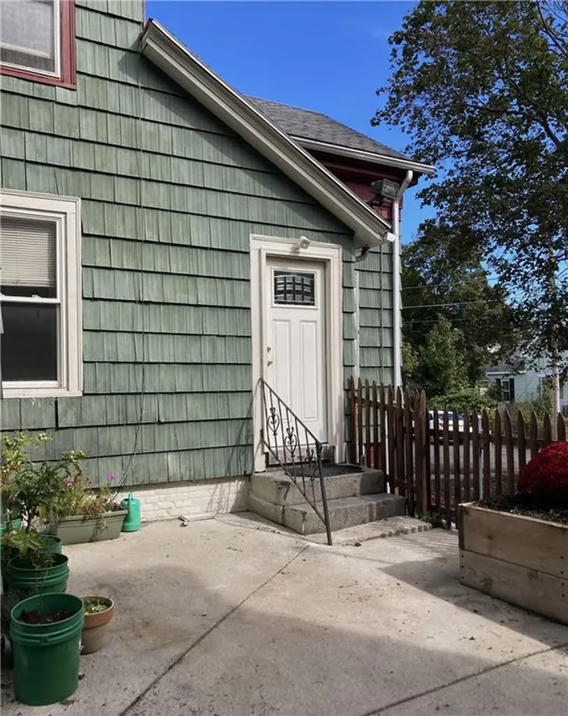 437 N Main Street Woonsocket RI 02895