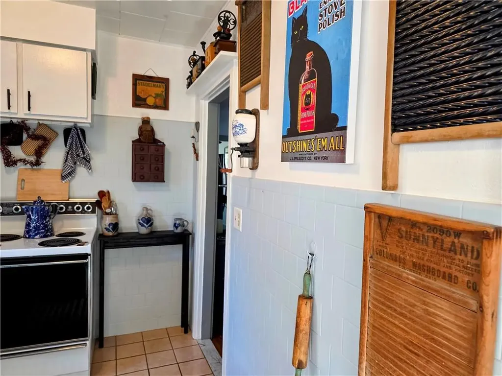 132 Prospect Hill Avenue West Warwick RI 02893