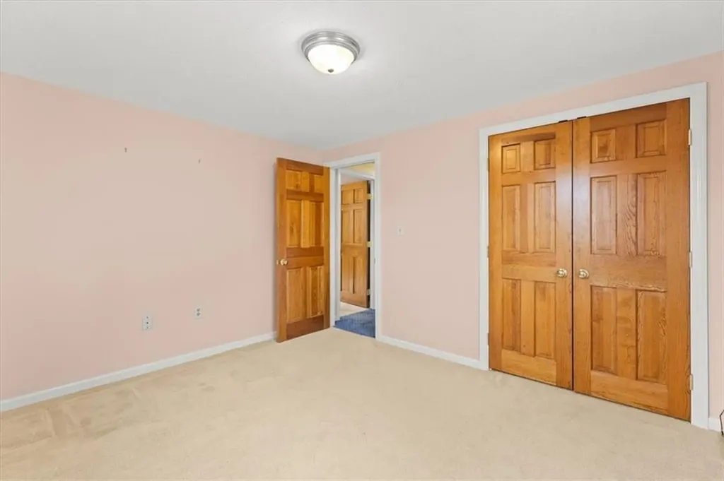 7 Gadsby Lane Tiverton RI 02878