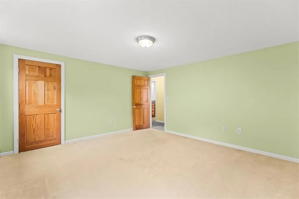 7 Gadsby Lane Tiverton RI 02878