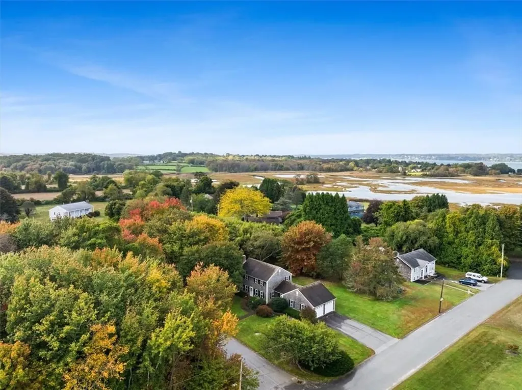 7 Gadsby Lane Tiverton RI 02878