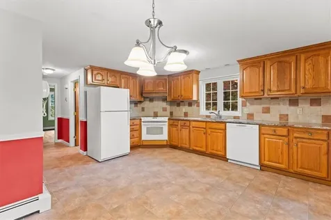 7 Gadsby Lane Tiverton RI 02878