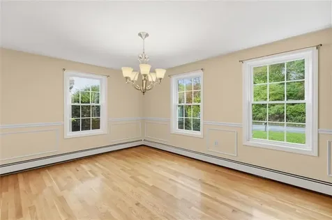 7 Gadsby Lane Tiverton RI 02878