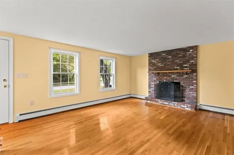 7 Gadsby Lane Tiverton RI 02878