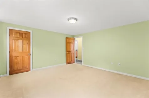 7 Gadsby Lane Tiverton RI 02878