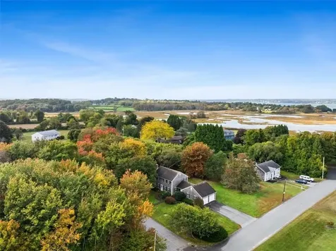 7 Gadsby Lane Tiverton RI 02878