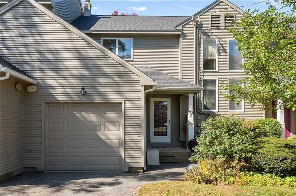 62 Nipmuc Trail North Providence RI 02904