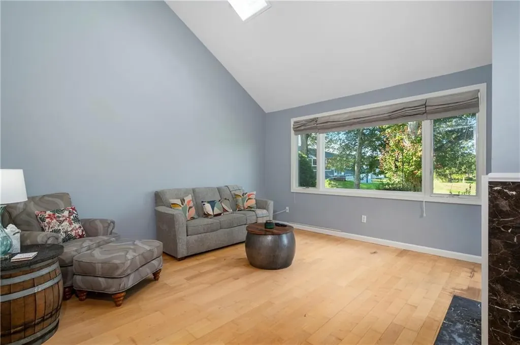 62 Nipmuc Trail North Providence RI 02904