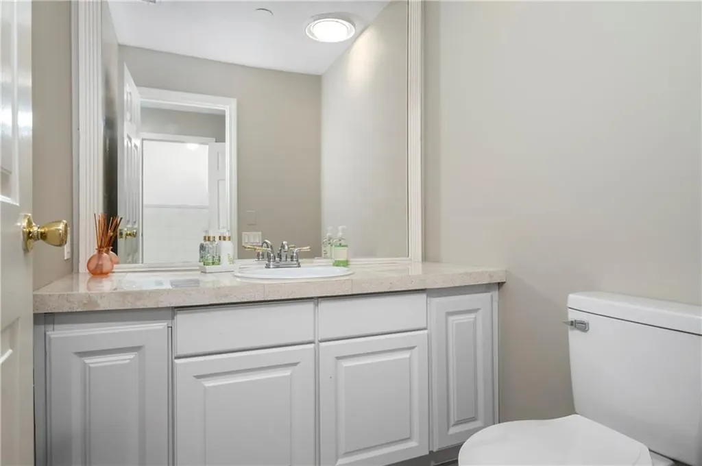 62 Nipmuc Trail North Providence RI 02904