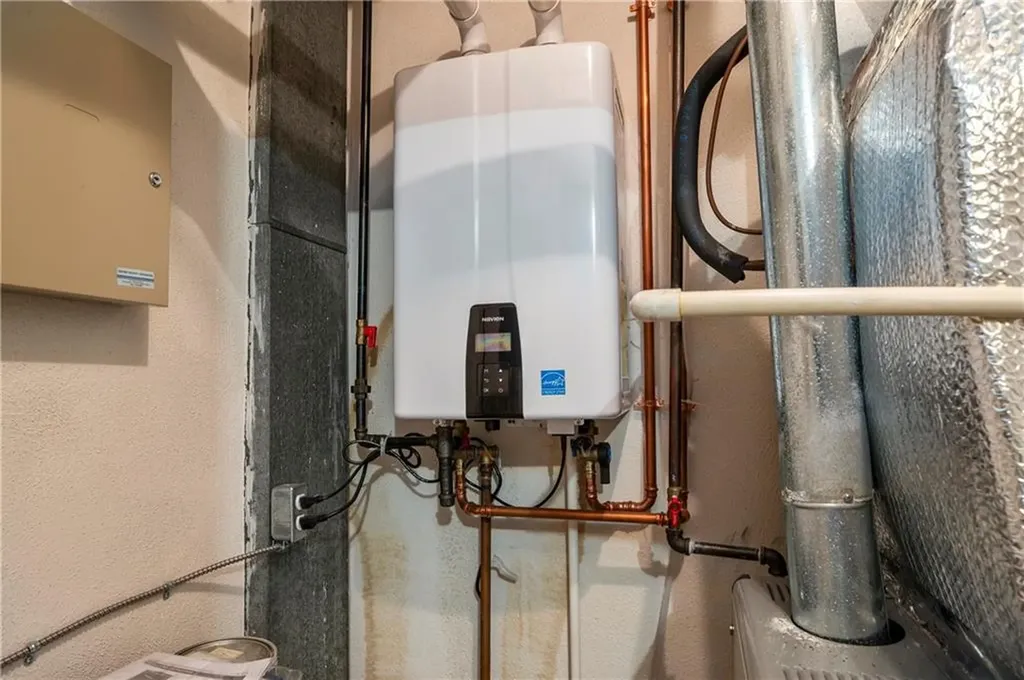 62 Nipmuc Trail North Providence RI 02904