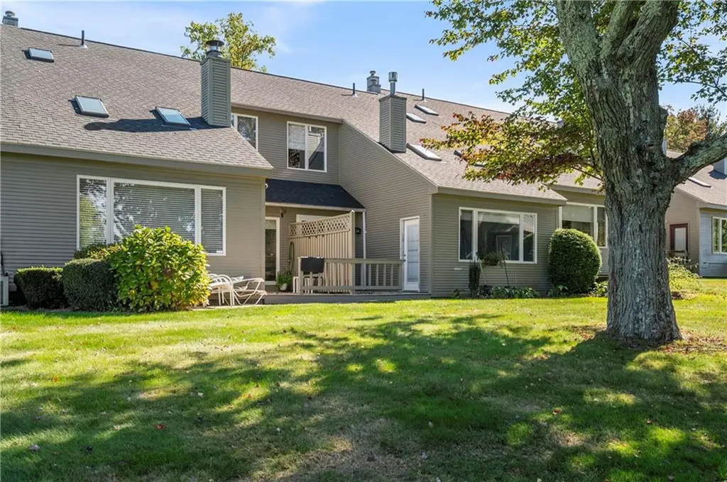 62 Nipmuc Trail North Providence RI 02904