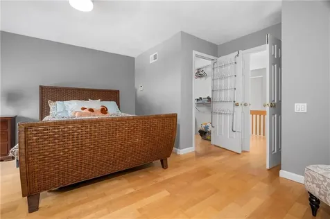 62 Nipmuc Trail North Providence RI 02904