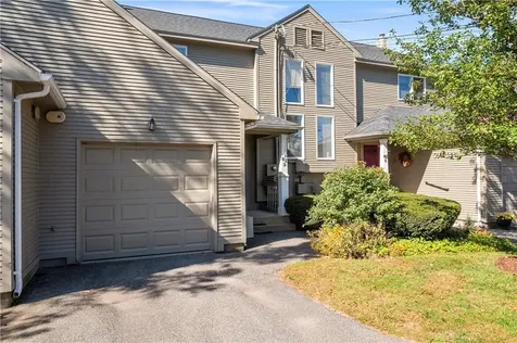 62 Nipmuc Trail North Providence RI 02904