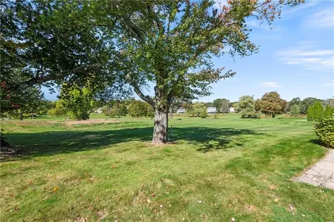 62 Nipmuc Trail North Providence RI 02904