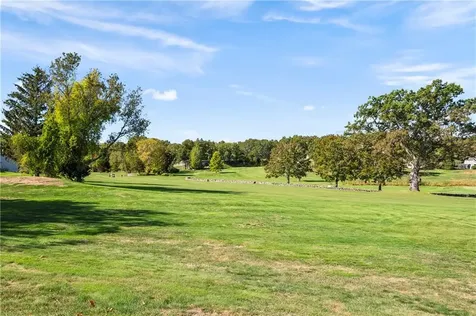 62 Nipmuc Trail North Providence RI 02904