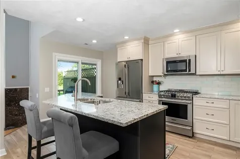 62 Nipmuc Trail North Providence RI 02904