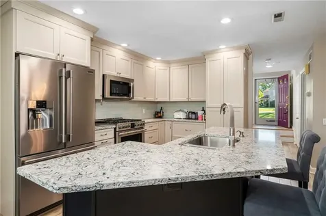 62 Nipmuc Trail North Providence RI 02904