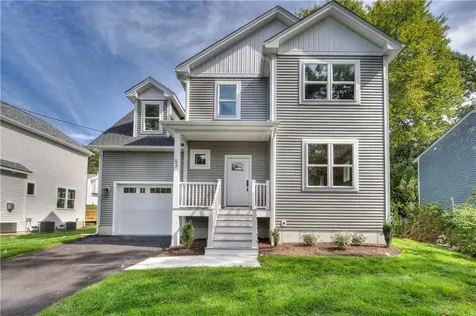 53 Pepper Bush Trail Narragansett RI 02874