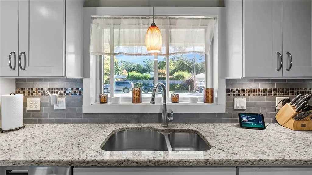 3 Shadbush Road Warwick RI 02888