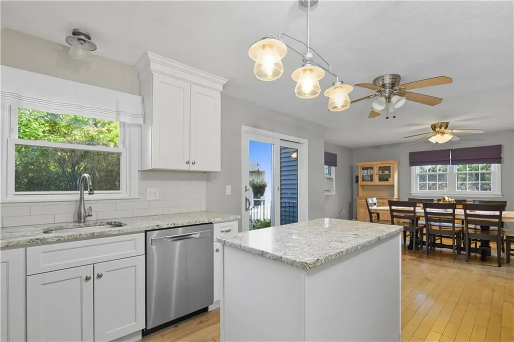 621 Seven Mile Road Cranston RI 02831