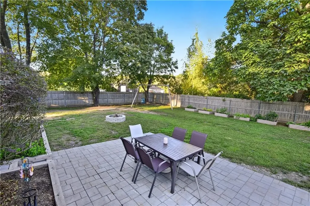 621 Seven Mile Road Cranston RI 02831