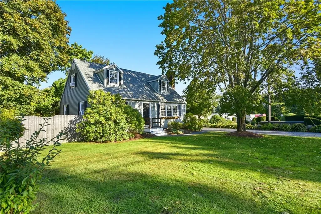 621 Seven Mile Road Cranston RI 02831