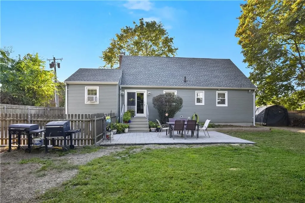 621 Seven Mile Road Cranston RI 02831