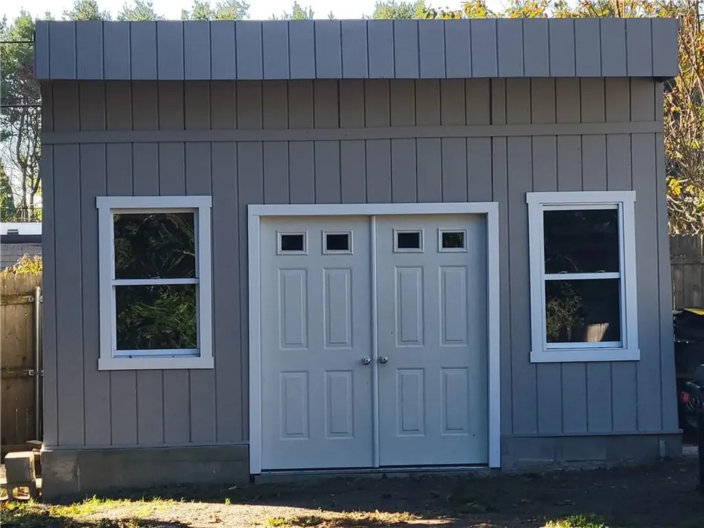 621 Seven Mile Road Cranston RI 02831