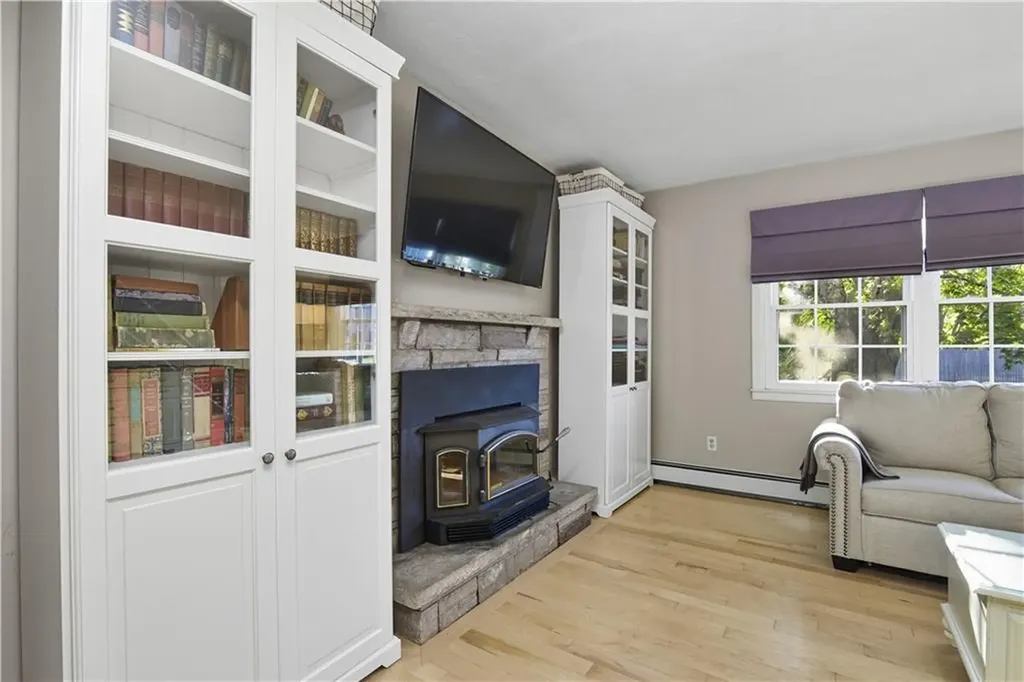 621 Seven Mile Road Cranston RI 02831