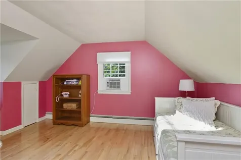 621 Seven Mile Road Cranston RI 02831