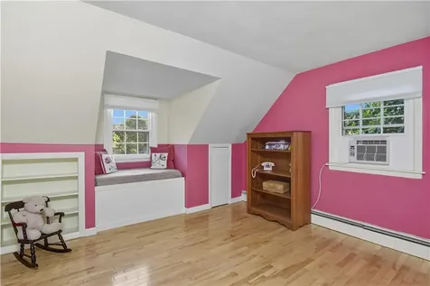 621 Seven Mile Road Cranston RI 02831