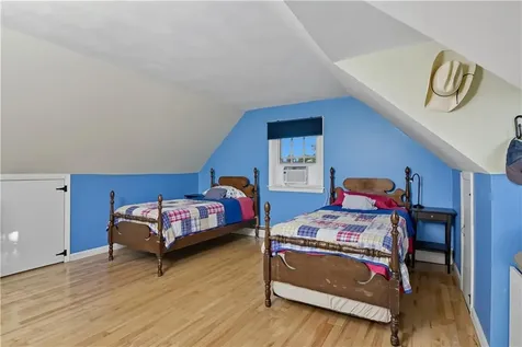 621 Seven Mile Road Cranston RI 02831