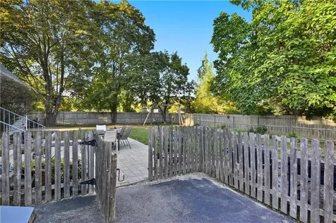 621 Seven Mile Road Cranston RI 02831