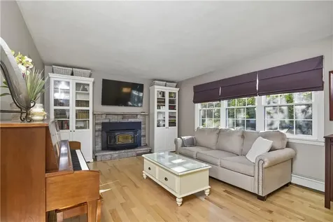 621 Seven Mile Road Cranston RI 02831