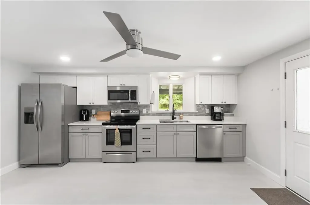 4720 S County Trail Charlestown RI 02813