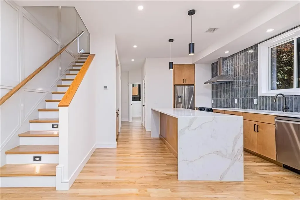 12 Daggett Court Providence RI 02906