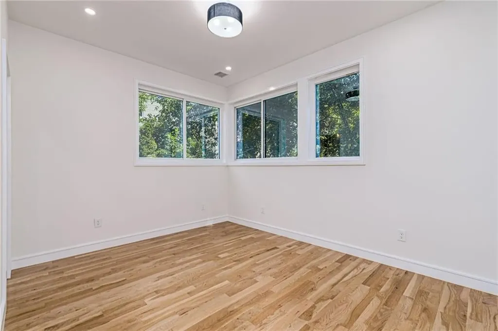 12 Daggett Court Providence RI 02906