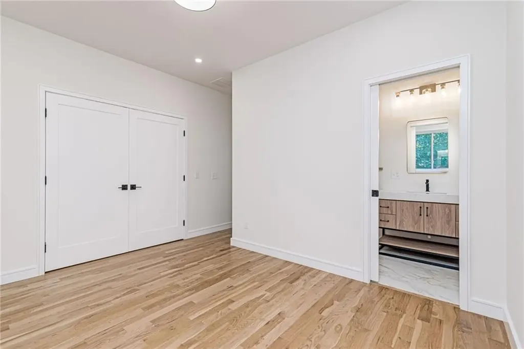 12 Daggett Court Providence RI 02906