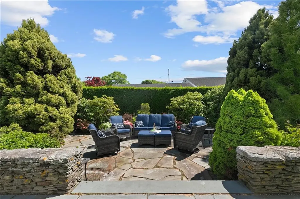 3 Key Court Newport RI 02840