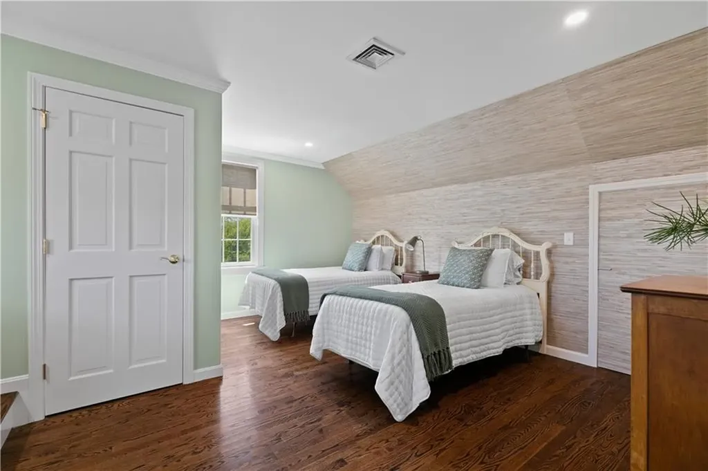 3 Key Court Newport RI 02840