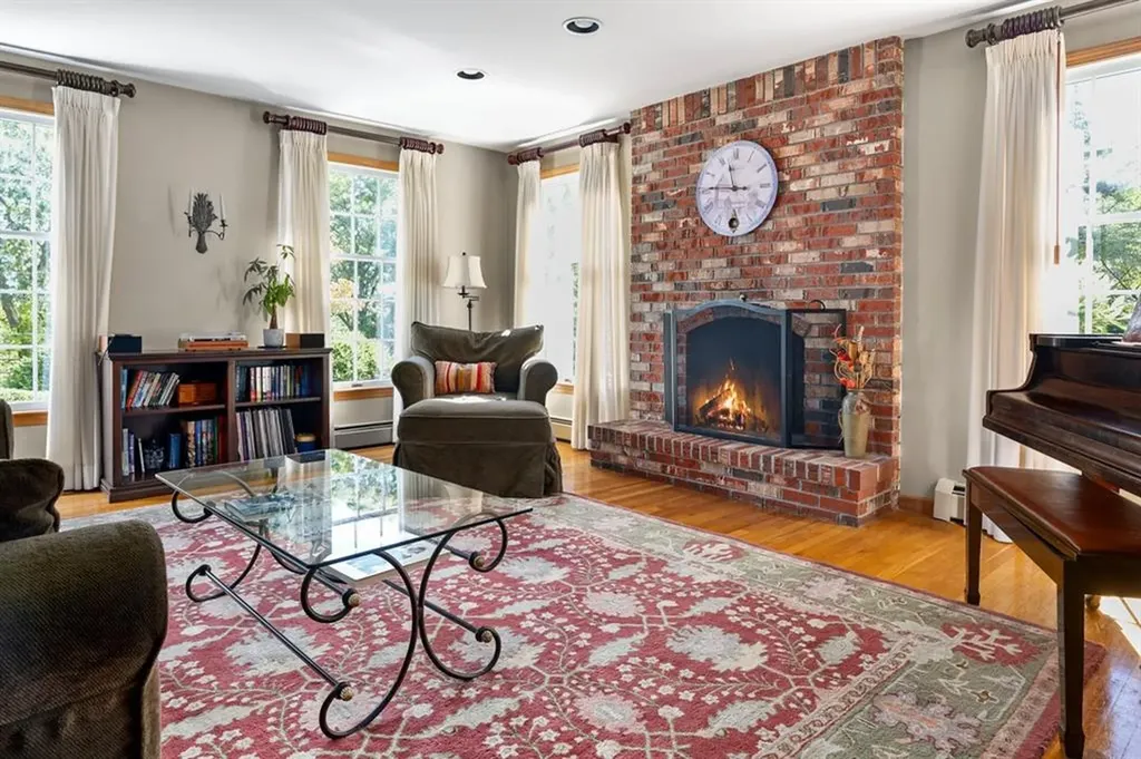 50 Sundale Road Cranston RI 02921