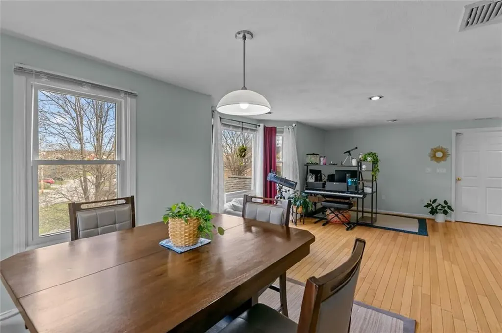 44 Knoll Place North Providence RI 02904