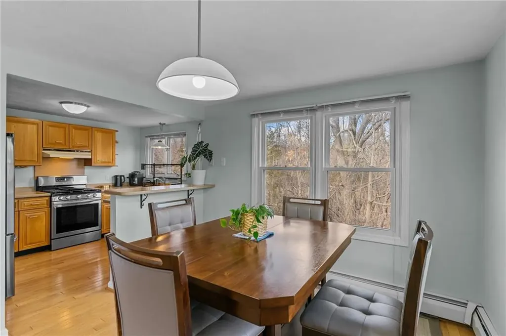 44 Knoll Place North Providence RI 02904