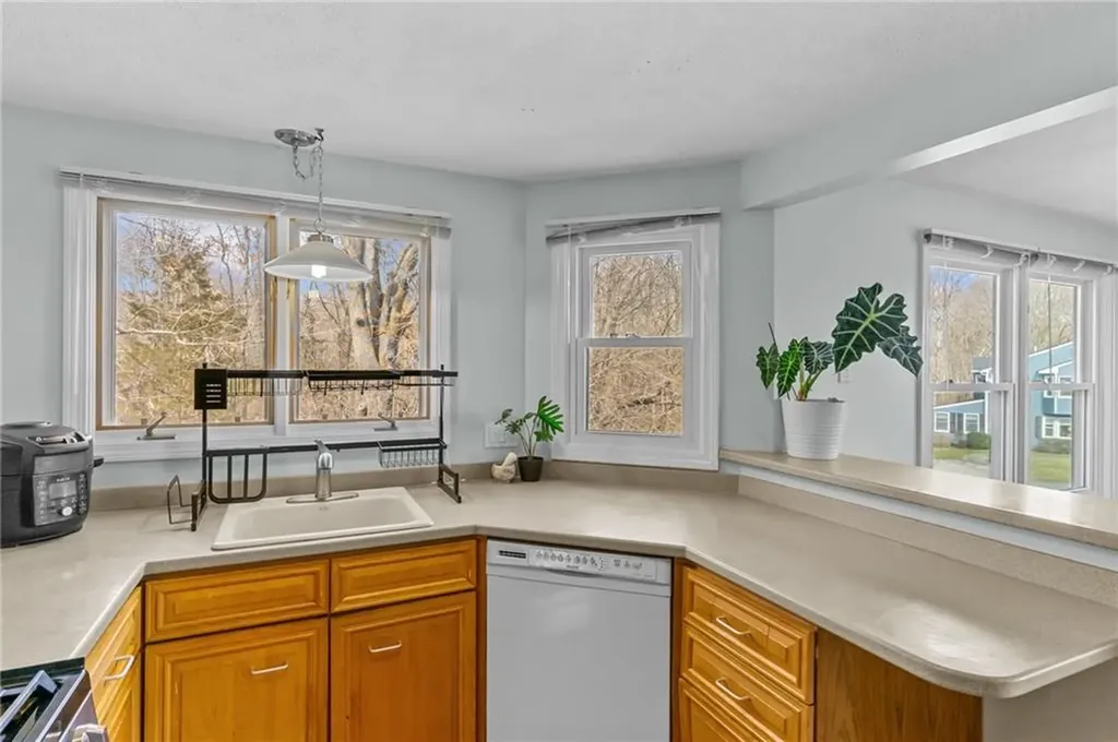 44 Knoll Place North Providence RI 02904